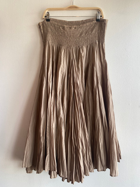 Y2K tan maxi skirt - La Lovely Vintage