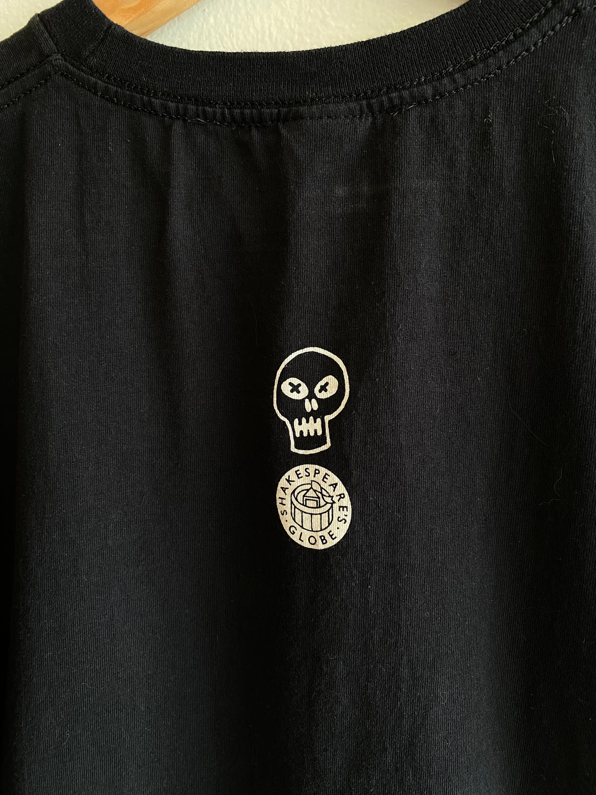 Vintage Y2K Shakespeare Globe Skull T-Shirt