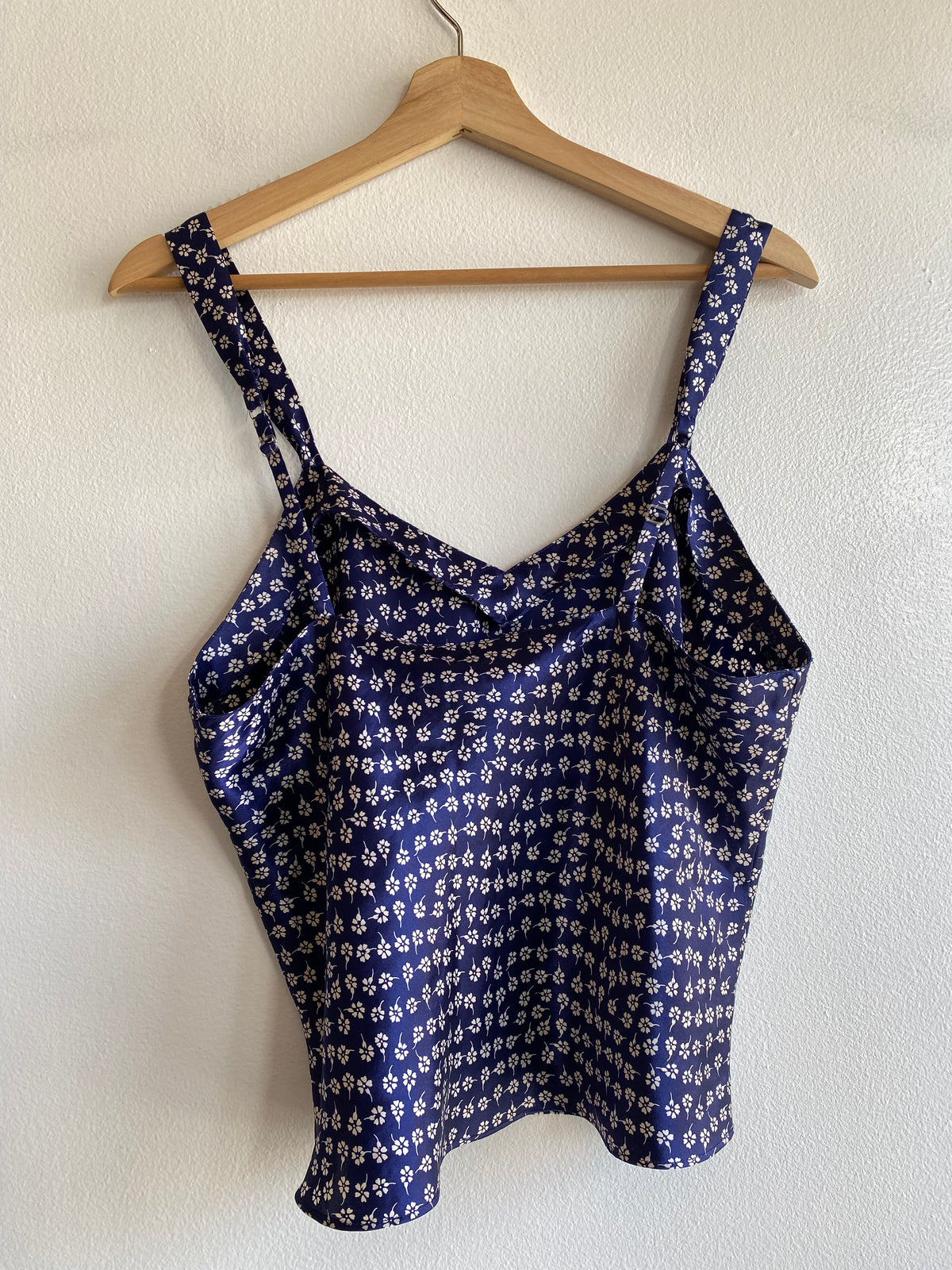 Vintage 90's Lingerie Cacique Navy & White Floral Tank Top - La Lovely Vintage