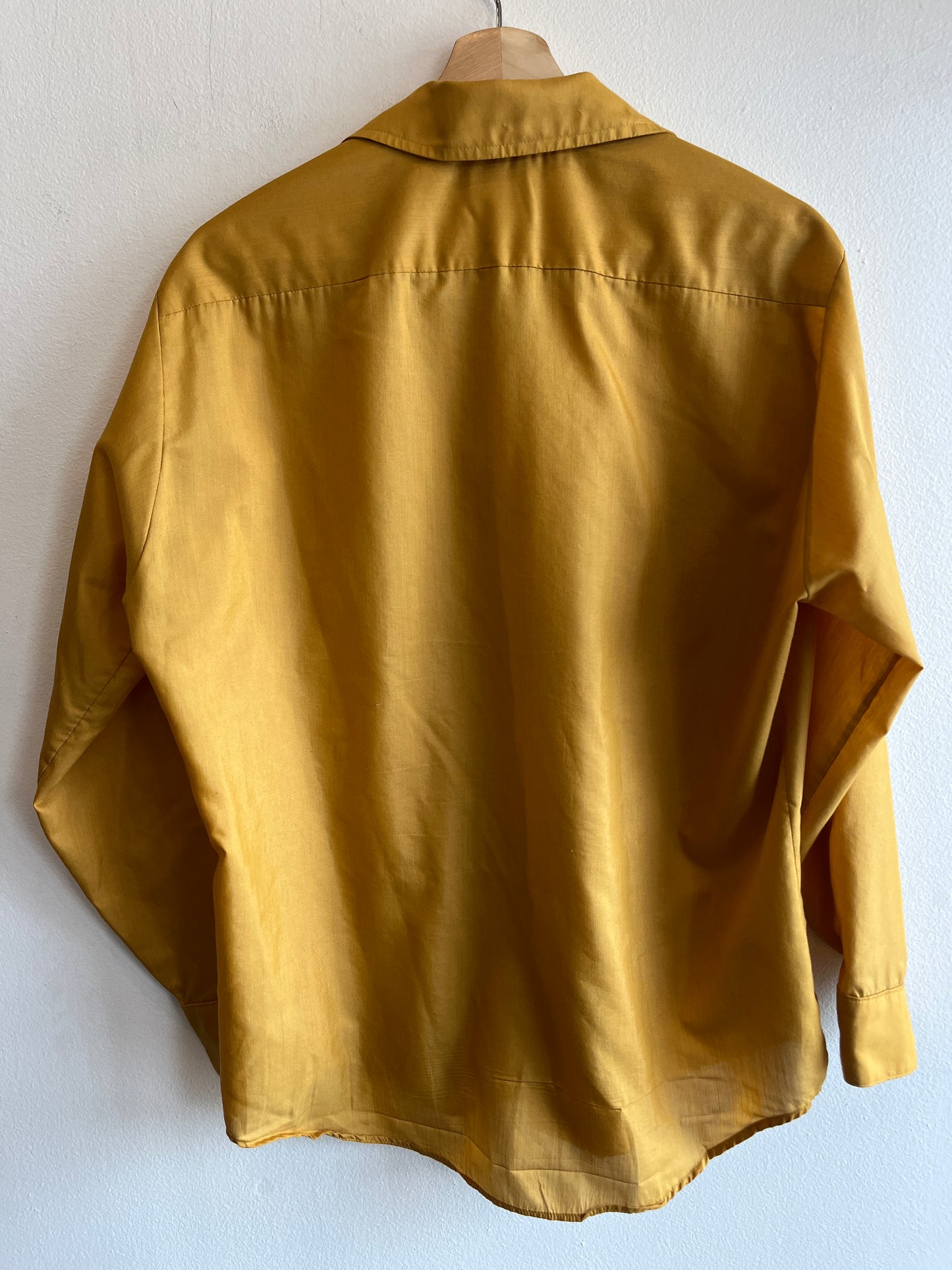 Vintage 1960’s Van Heusen Loop Collar Button-Up Shirt