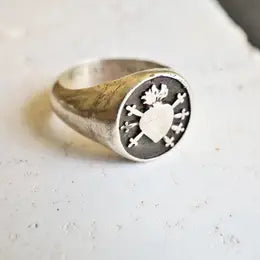 Montestruque - Seven Sarrows Heart Signet Ring