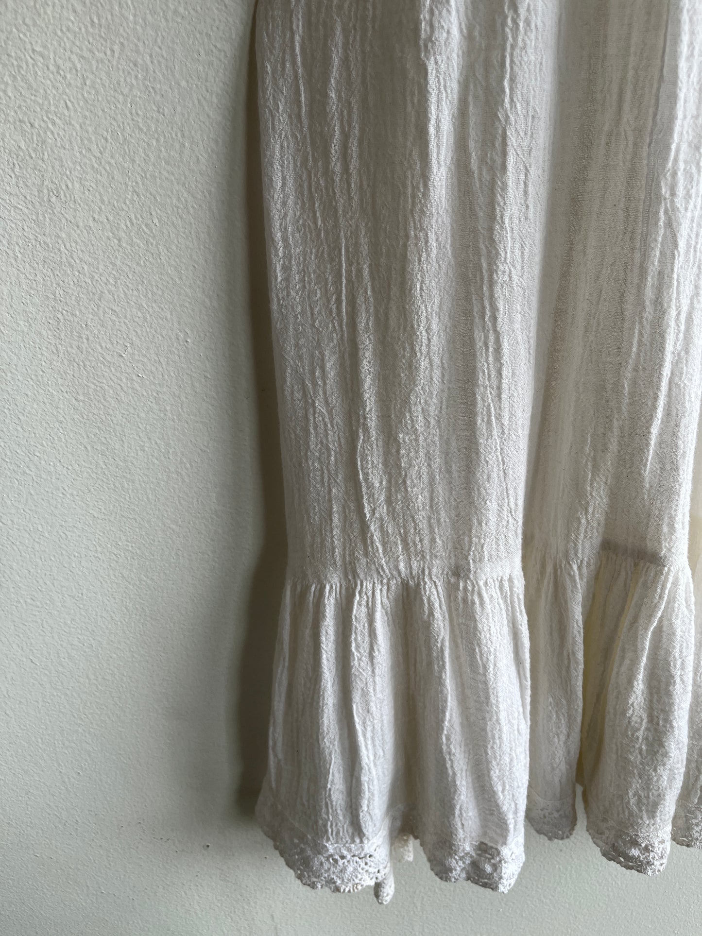 Vintage 1980’s Linen and Crochet Dress - La Lovely Vintage