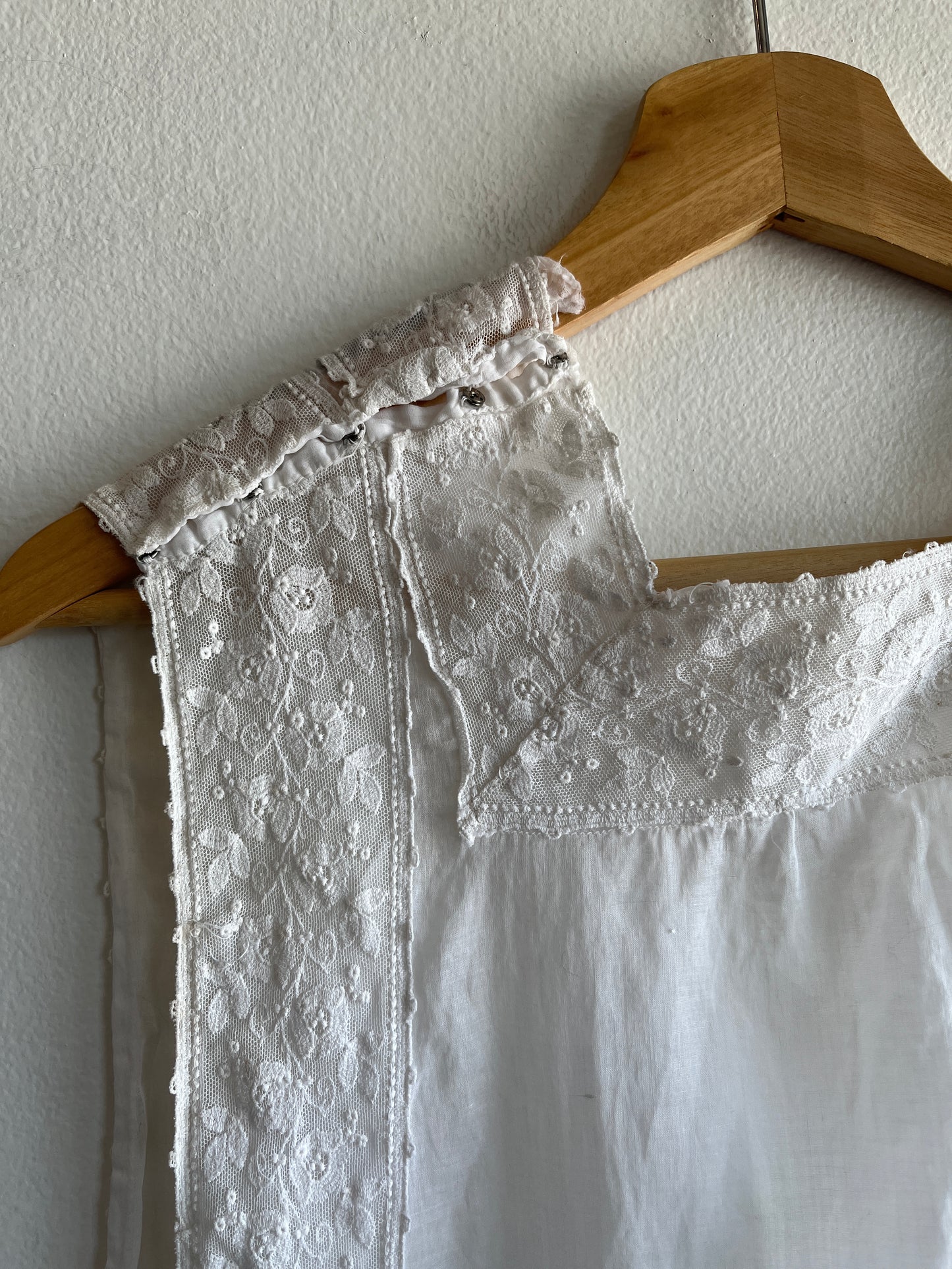 Vintage Edwardian Sleeveless White Blouse - La Lovely Vintage