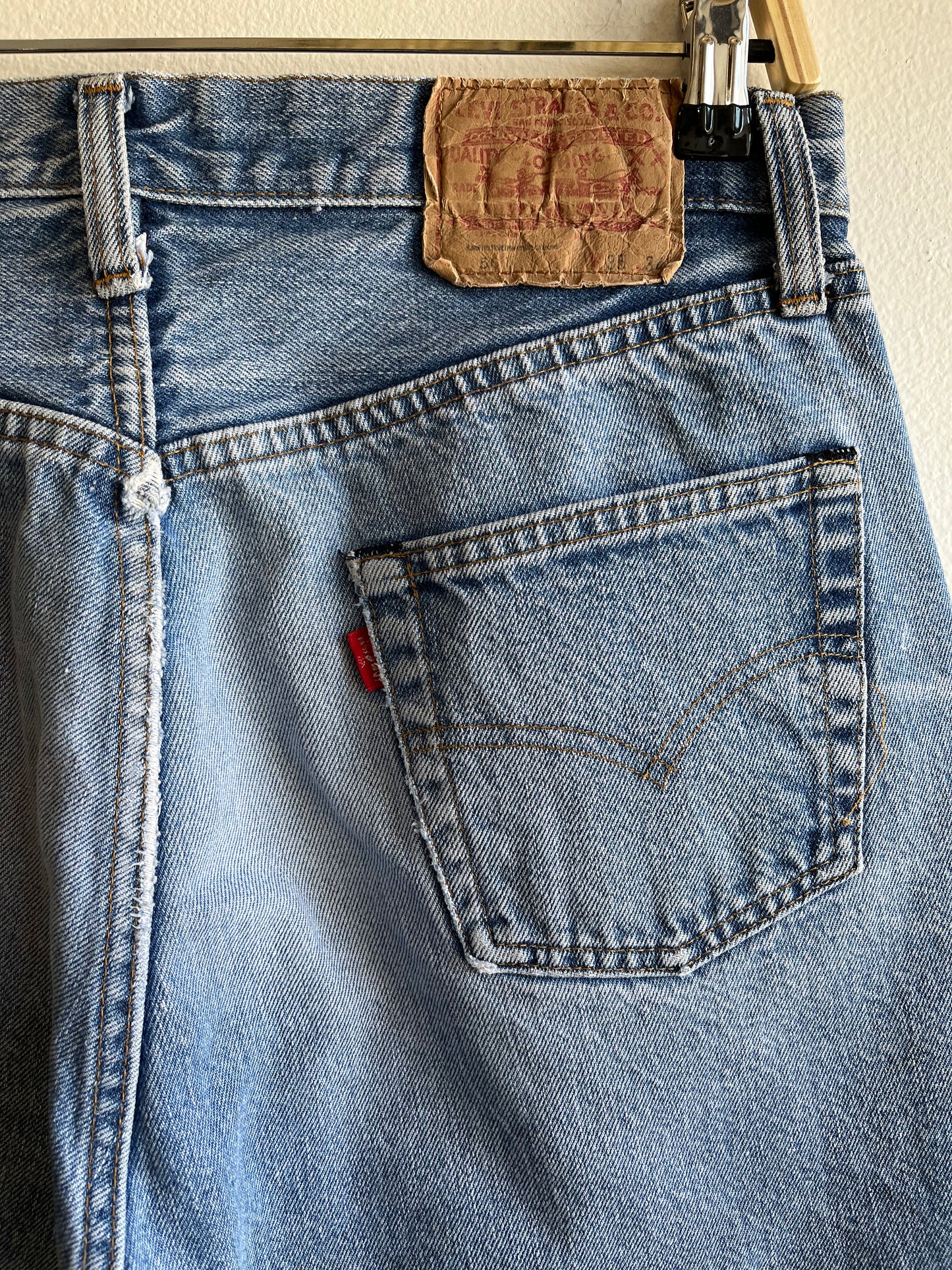 Vintage 1980’s Levi’s 501 Selvedge Denim Jeans - La Lovely Vintage