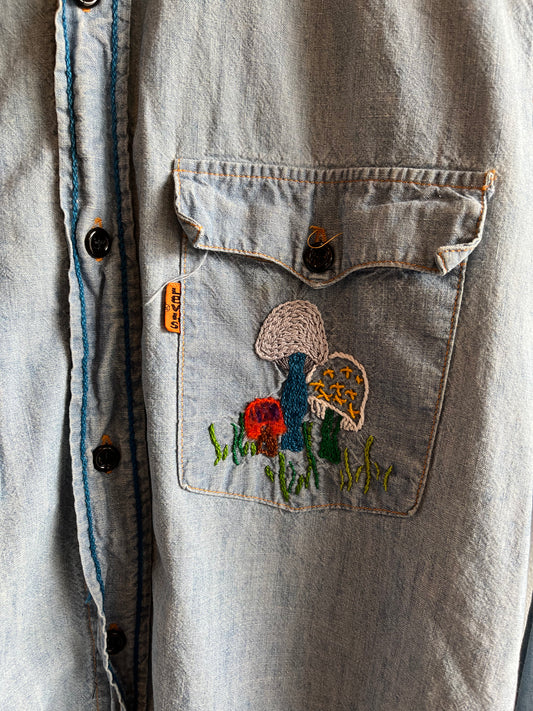 Vintage 1970’s Levi’s Embroidered Chambray shirt