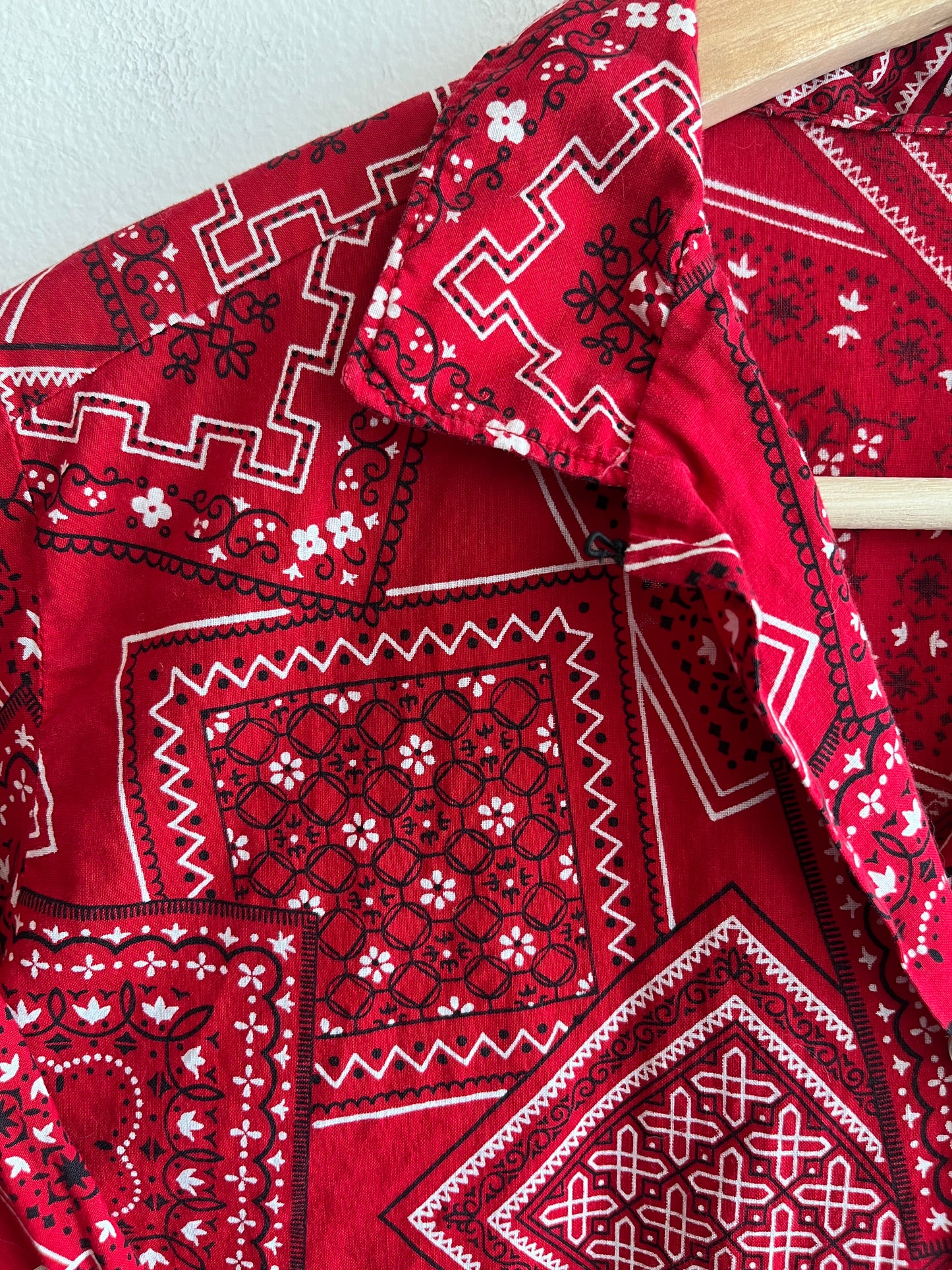 Vintage 1950/60’s Loop Collar Bandana Print Button-Up Shirt