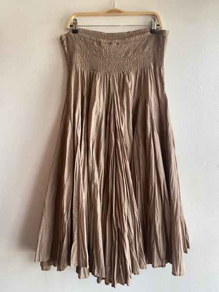 Y2K tan maxi skirt - La Lovely Vintage 