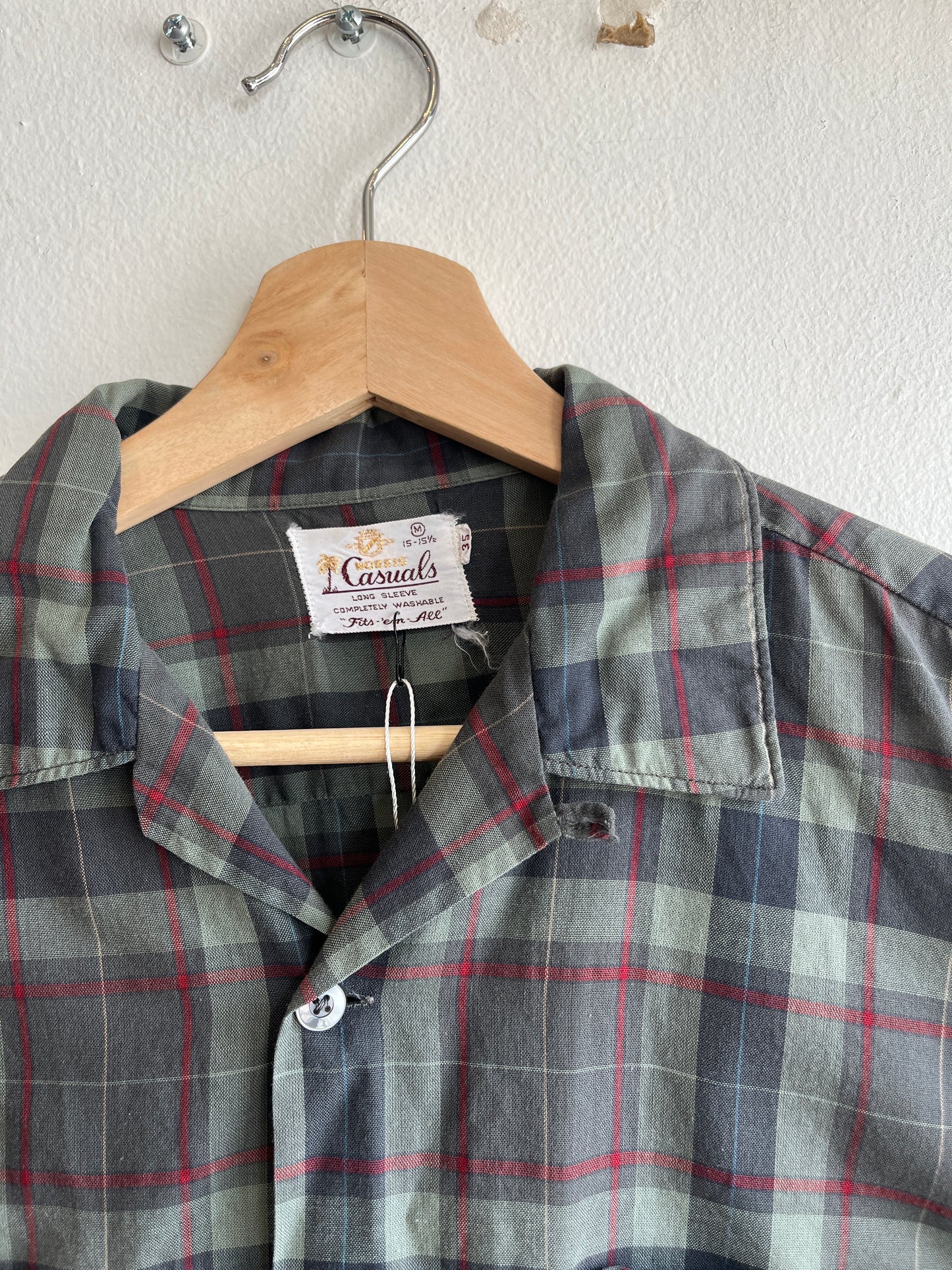Vintage 1950/60’s Casuals Long Sleeve Loop Collar Button-Up Shirt - La Lovely Vintage 