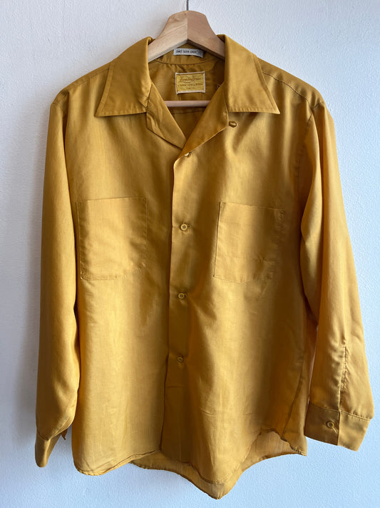 Vintage 1960’s Van Heusen Loop Collar Button-Up Shirt