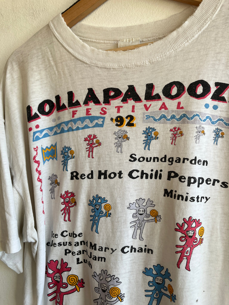 Vintage 1992 Lollapalooza T-Shirt – La Lovely Vintage Vintage 1992 Lollapalooza T-Shirt – La Lovely Vintage