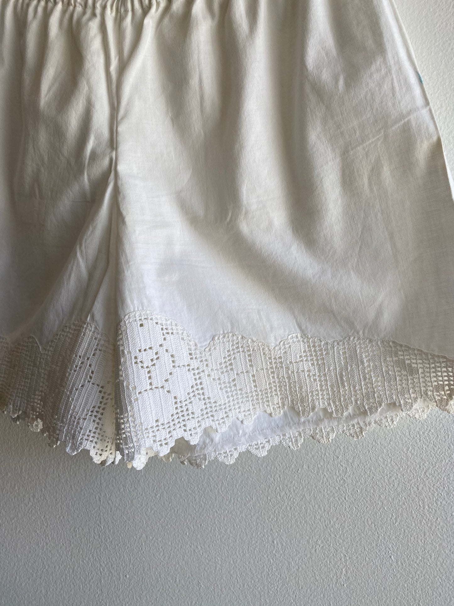 La Lovely Vintage - Handmade Tablecloth Shorts