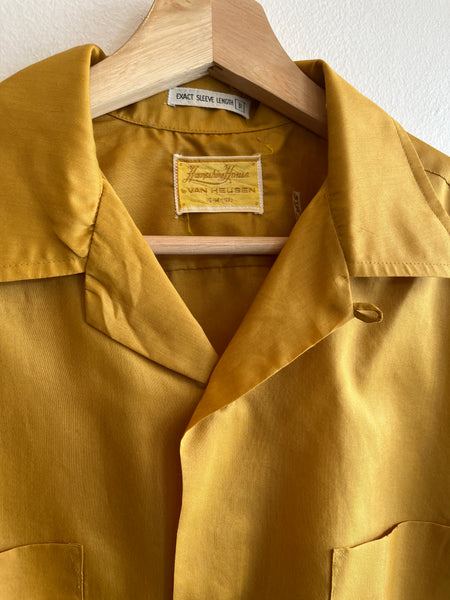 Vintage 1960’s Van Heusen Loop Collar Button-Up Shirt