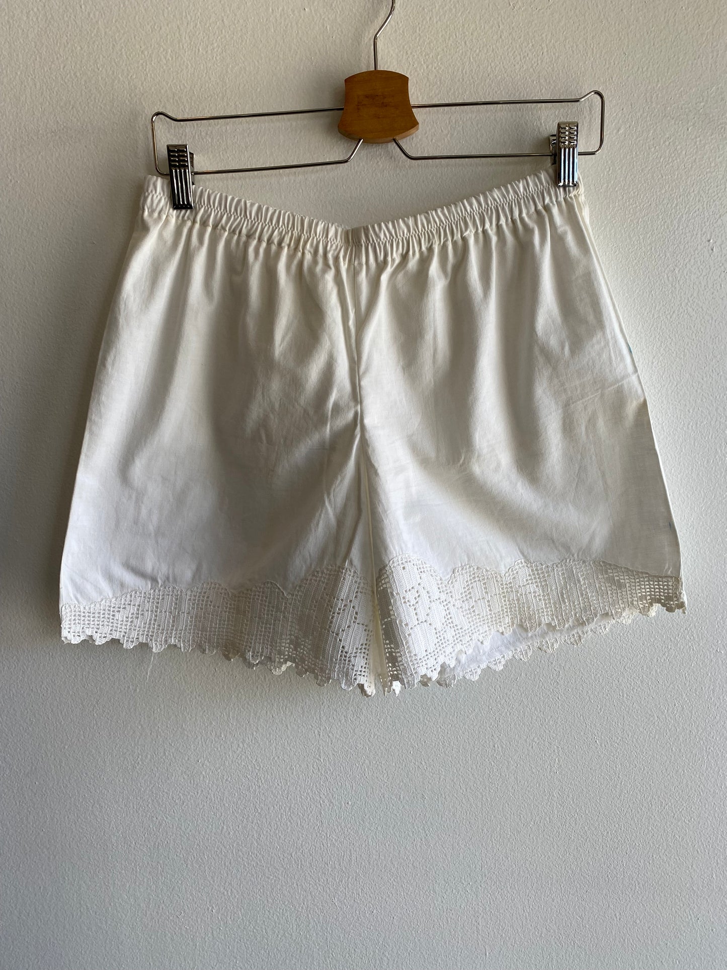 La Lovely Vintage - Handmade Tablecloth Shorts