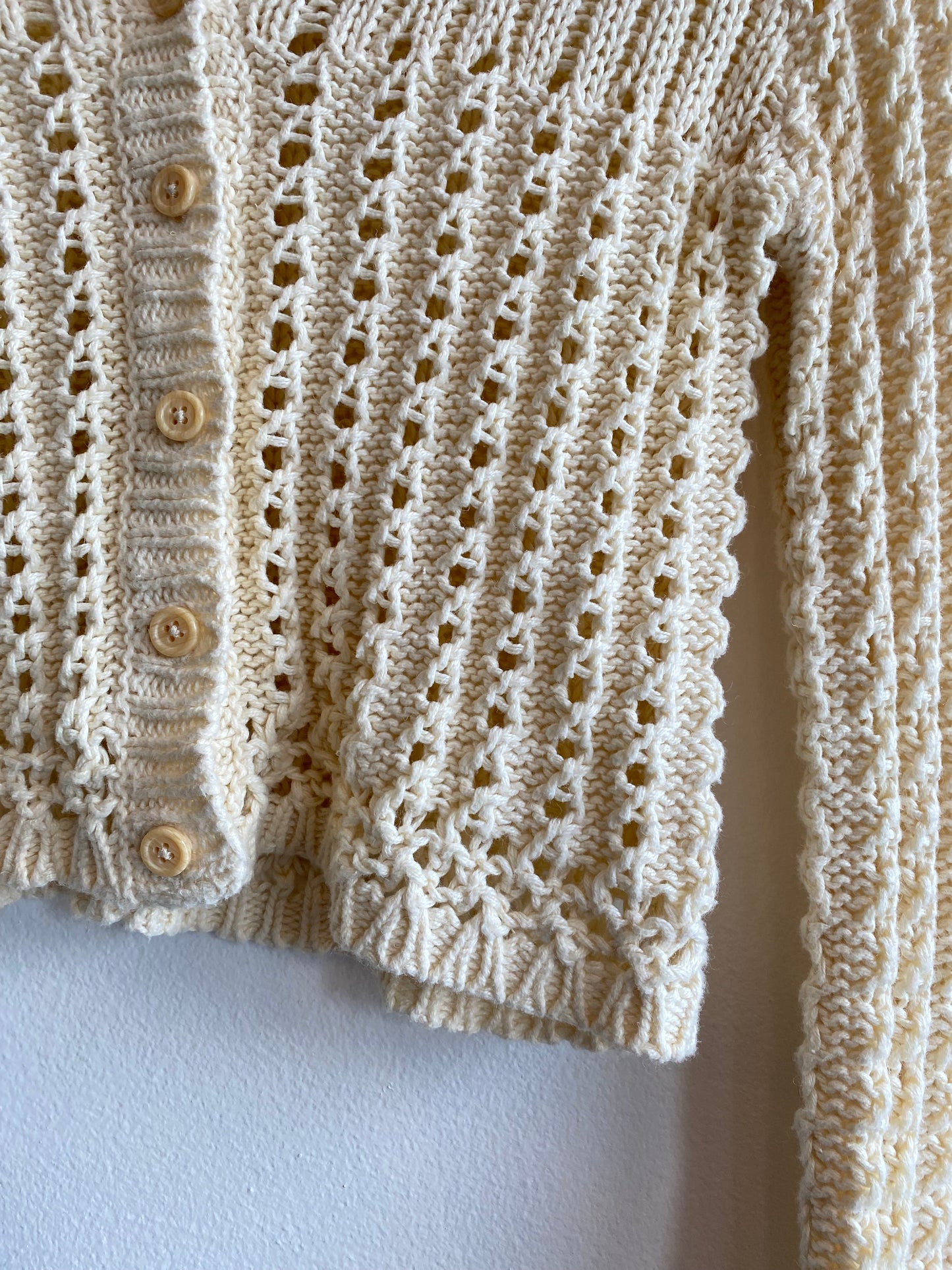 Vintage Y2K Long Sleeve Cropped Cream Knit Cardigan - La Lovely Vintage 