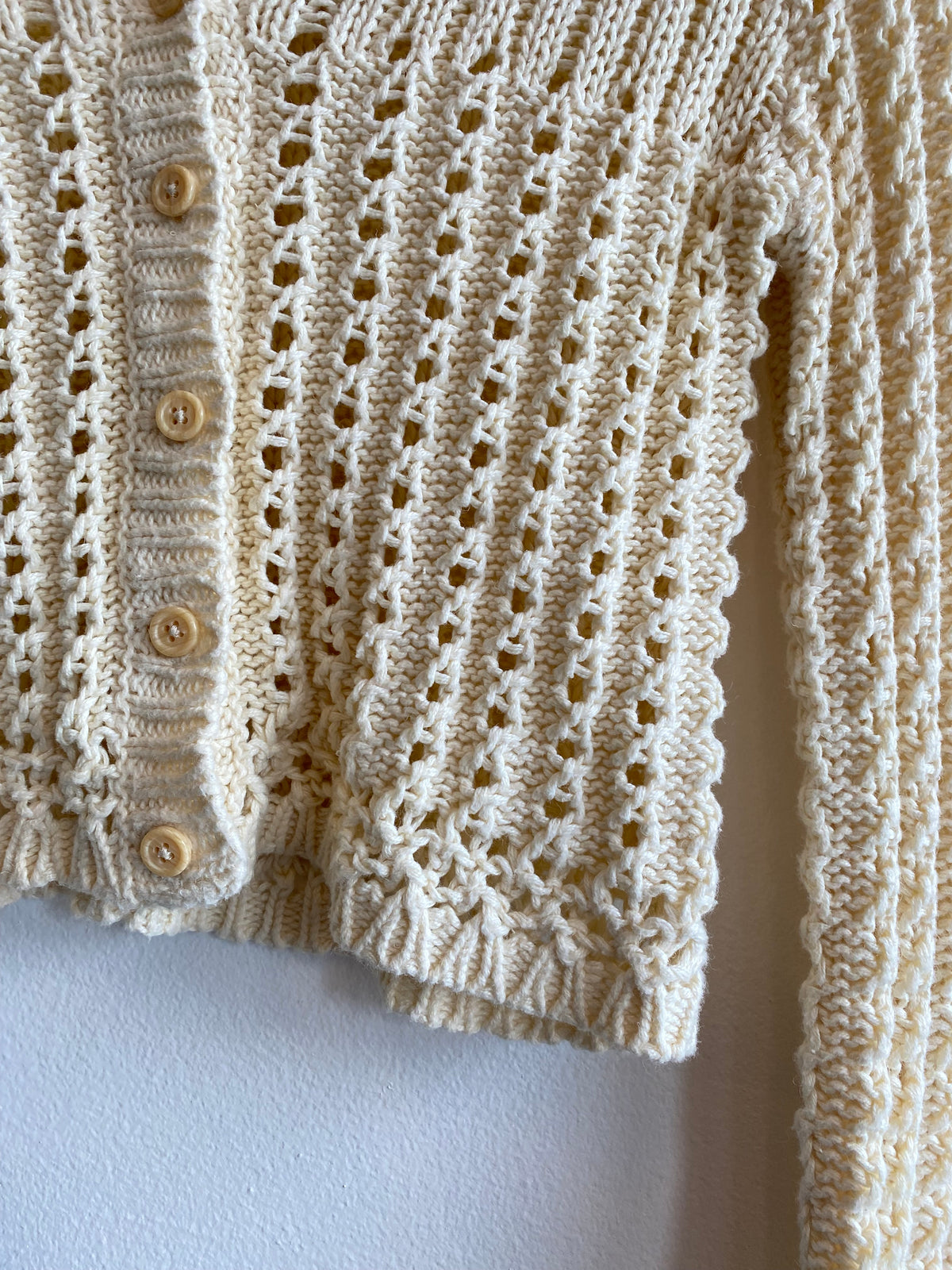 Vintage Y2K Long Sleeve Cropped Cream Knit Cardigan - La Lovely Vintage 