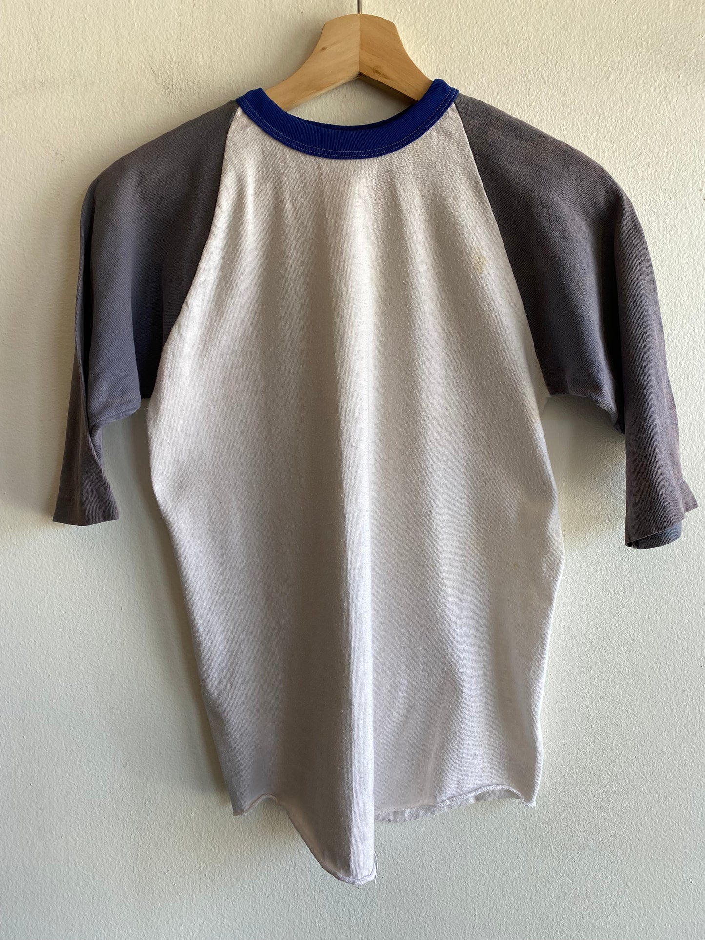 Vintage 1970’s Tri-Tone Raglan Sleeve T-Shirt - La Lovely Vintage 