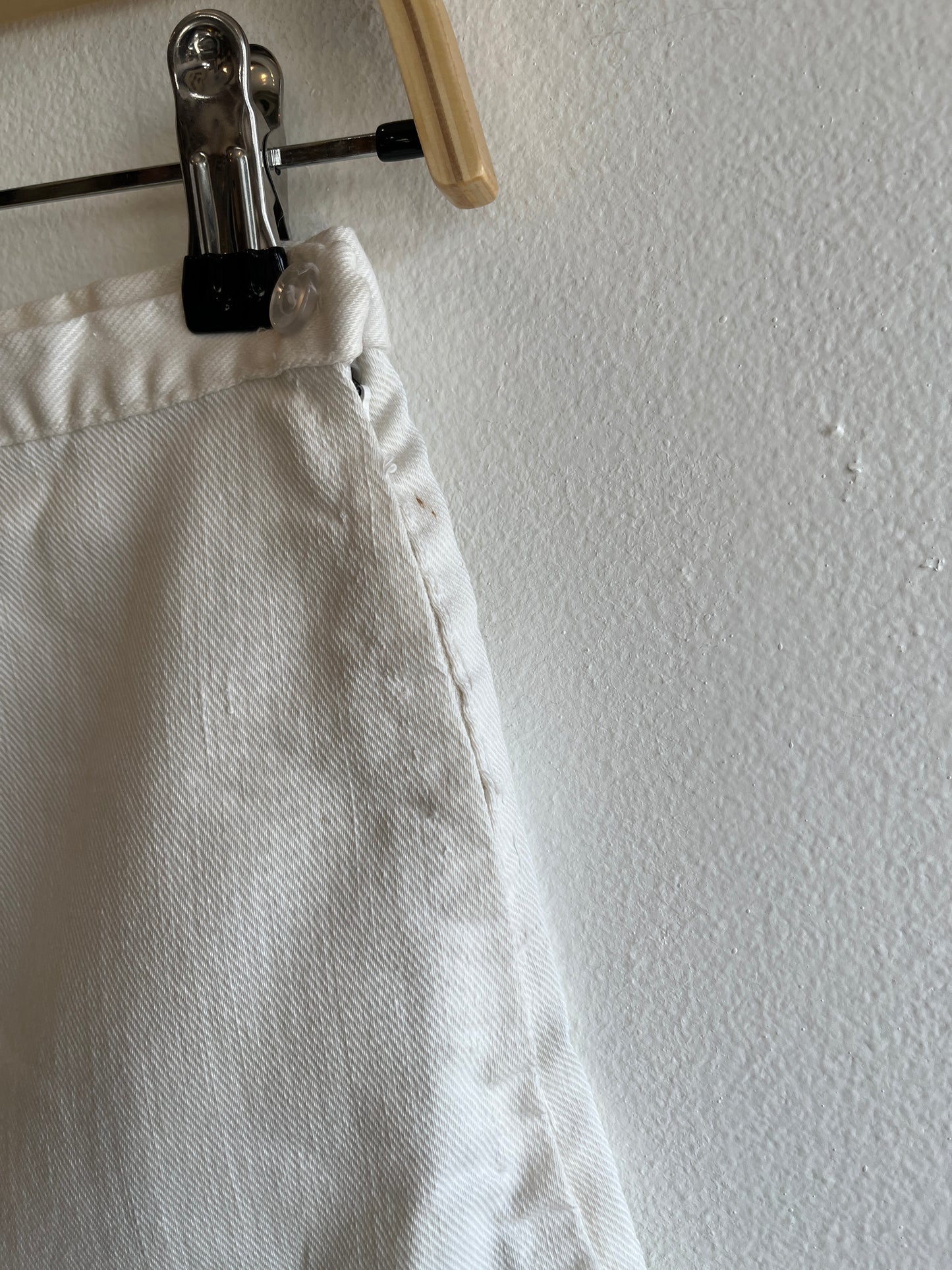 Vintage 1960’s Side-Zip Ecru Shorts - La Lovely Vintage 