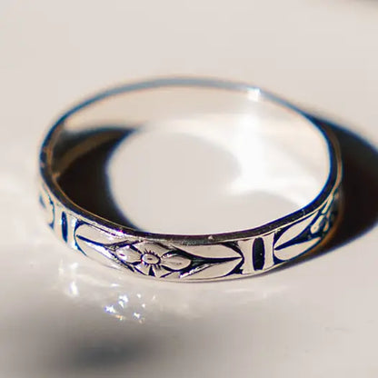 Breezi Mae - Floral Sterling Silver Stacker Band Ring - La Lovely Vintage 