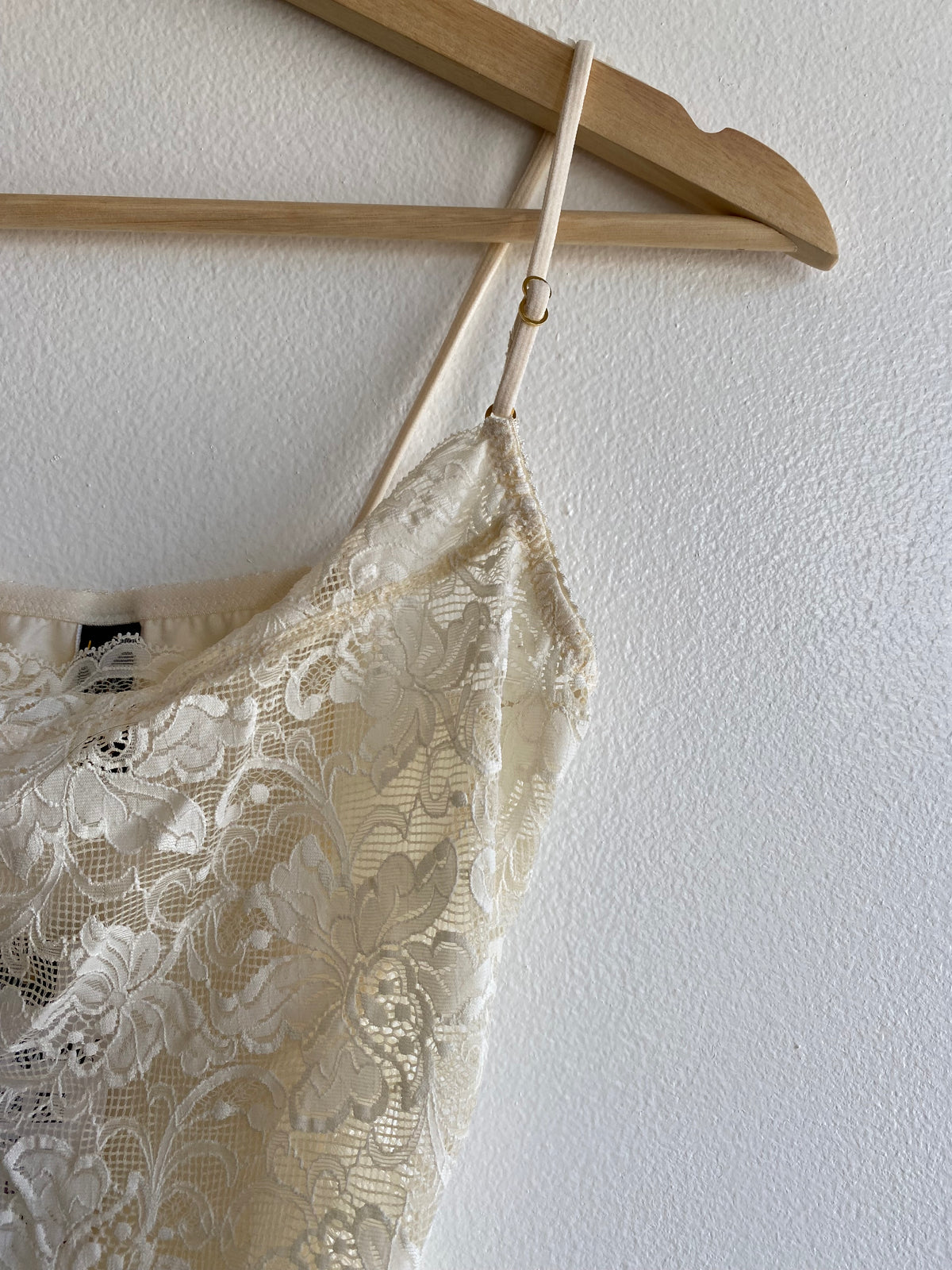 Vintage Donna Karan Y2K Cream Lace Cami