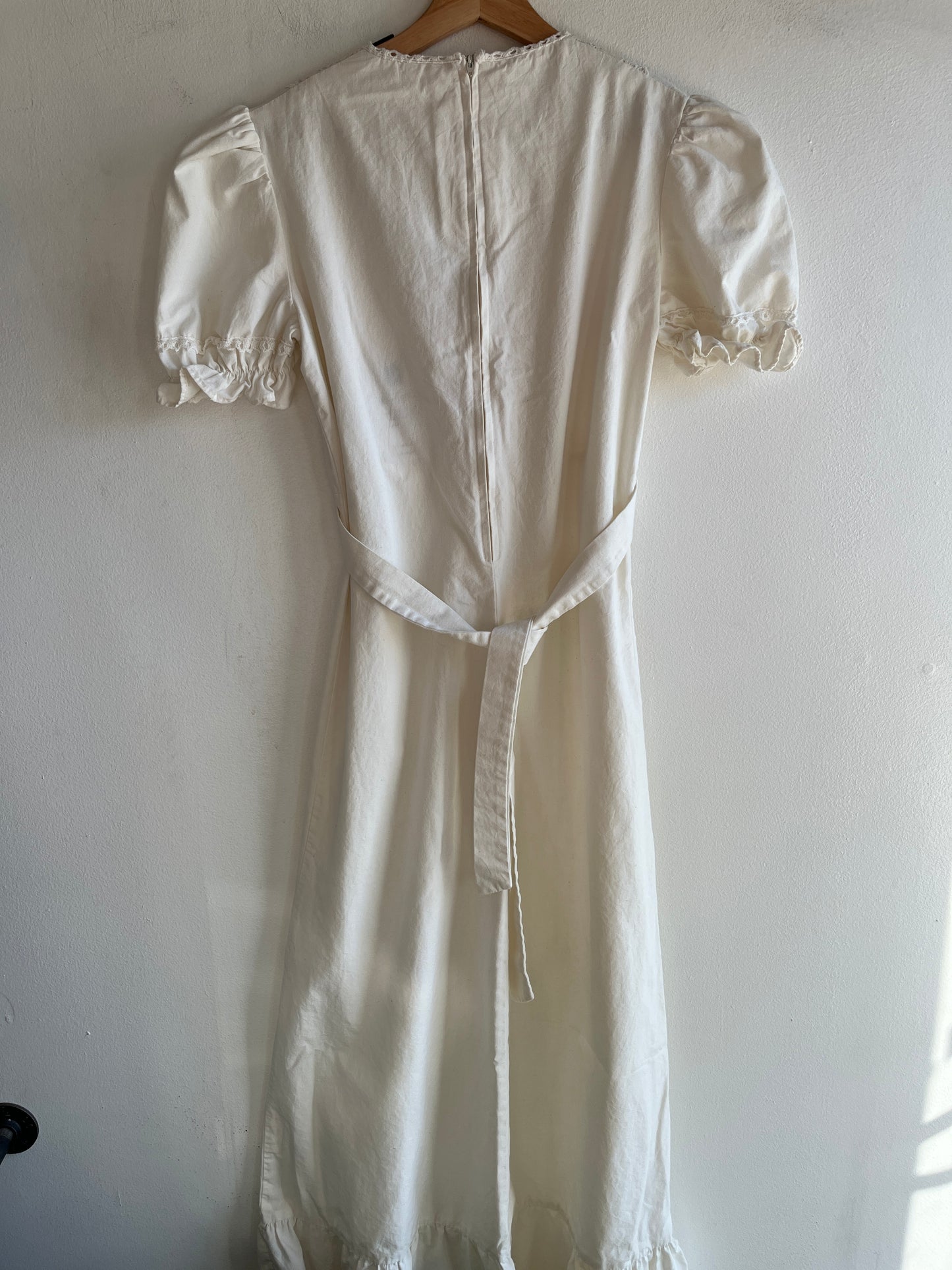 Vintage 1970’s Cotton and Lace Tie-Front Dress