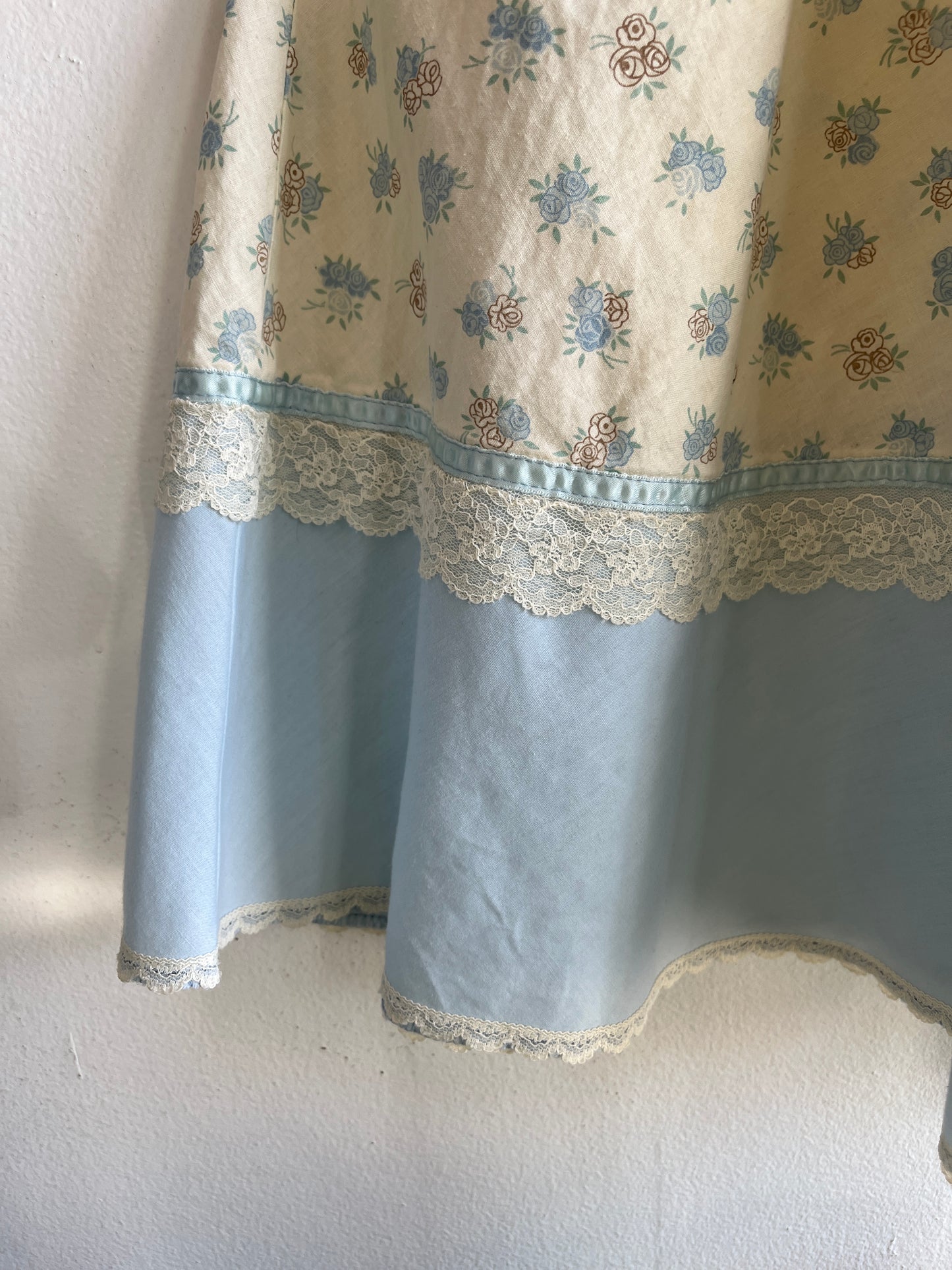 Vintage 1970’s Gunne Sax Sleeveless Floral Prarie Dress