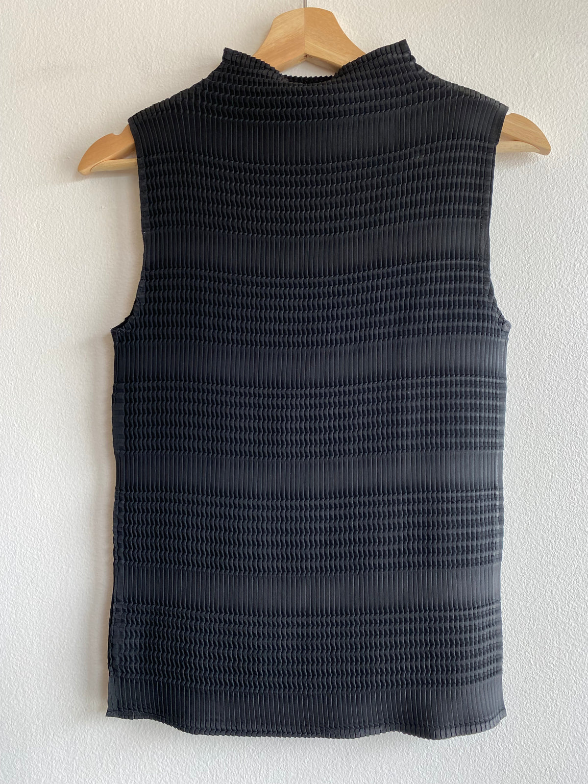 Vintage 1990's Black Pleated Mockneck Tank Top