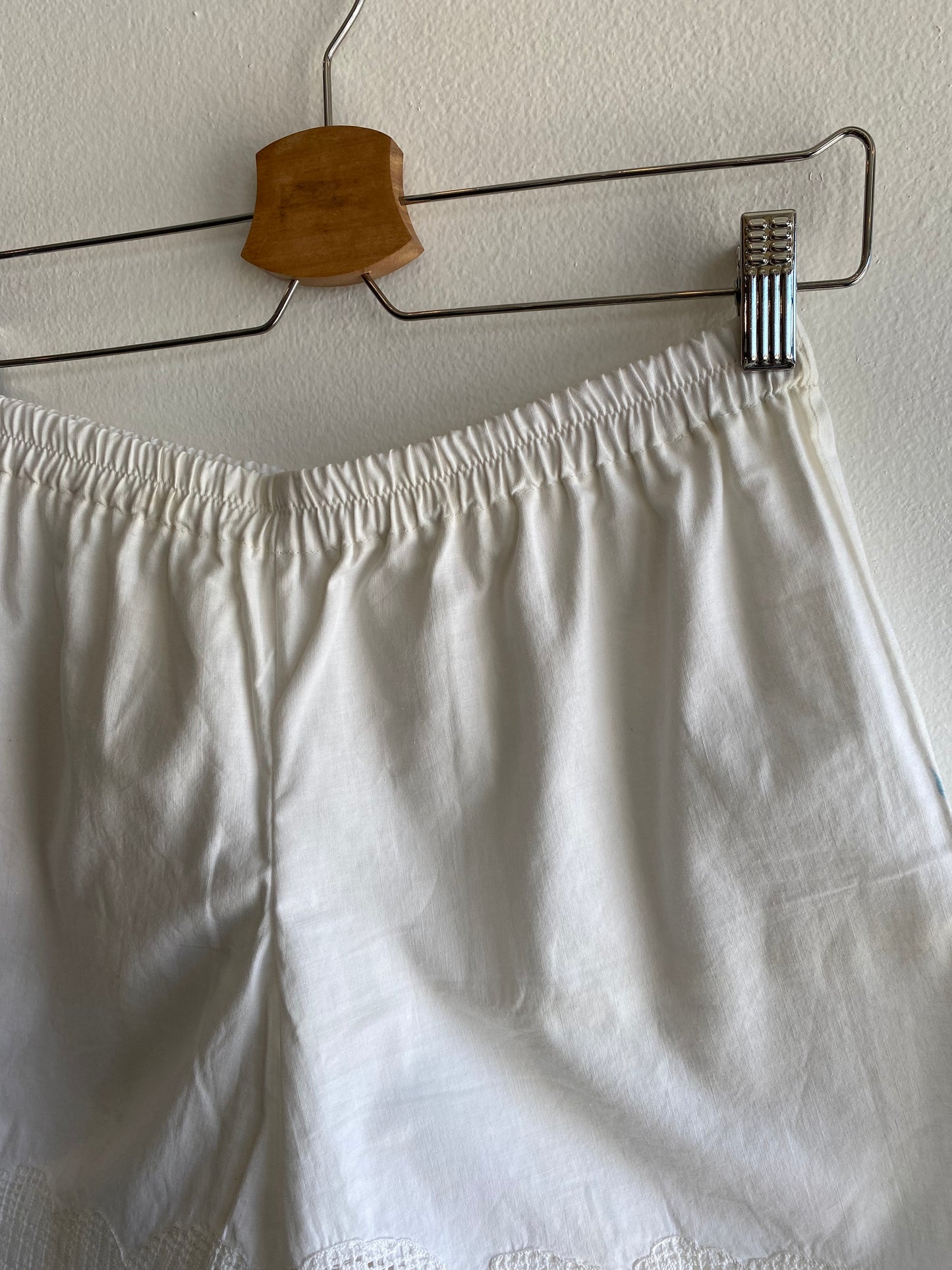 La Lovely Vintage - Handmade Tablecloth Shorts