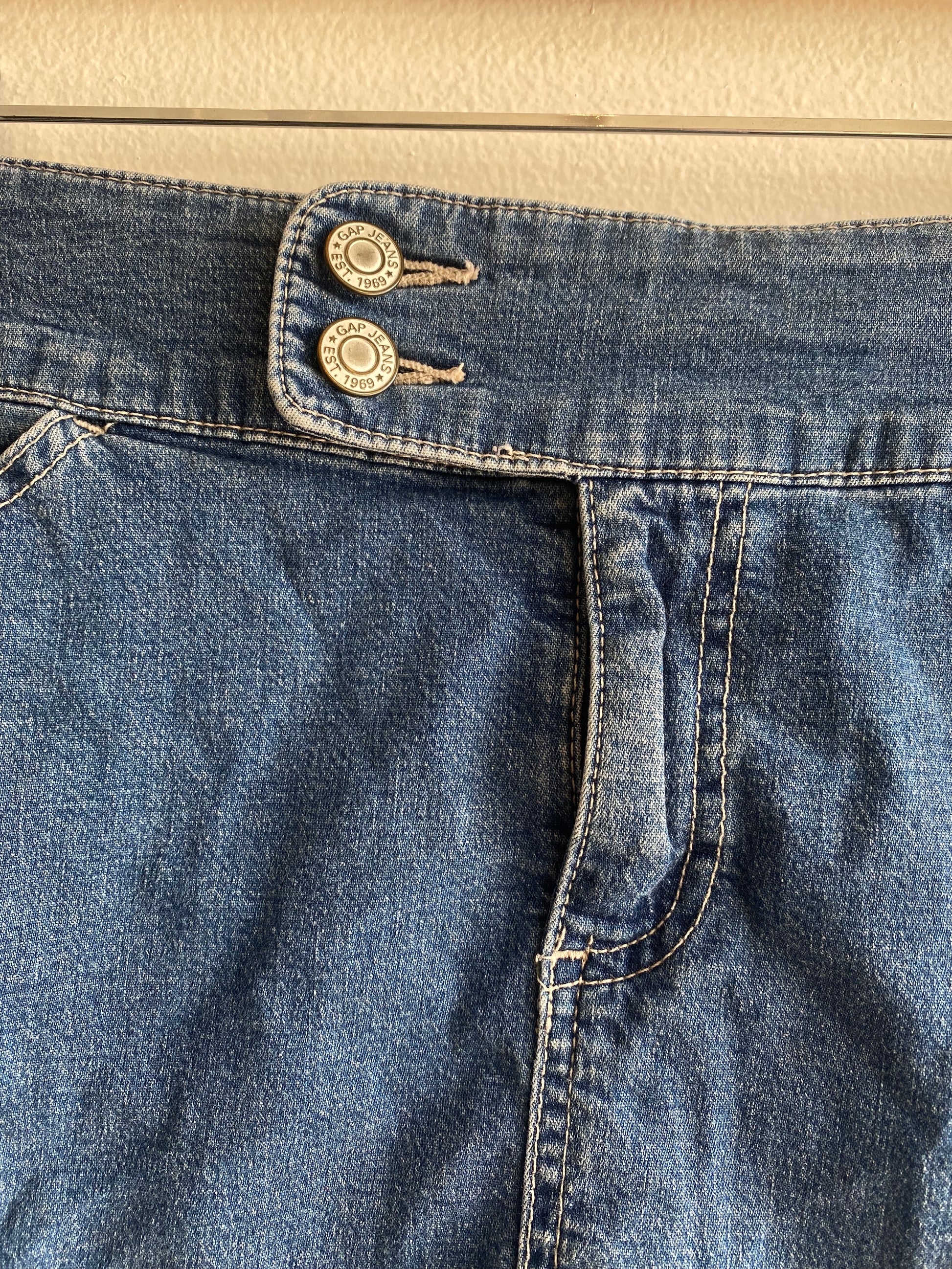 Vintage Y2K Gap Denim Mini Skirt - La Lovely Vintage 