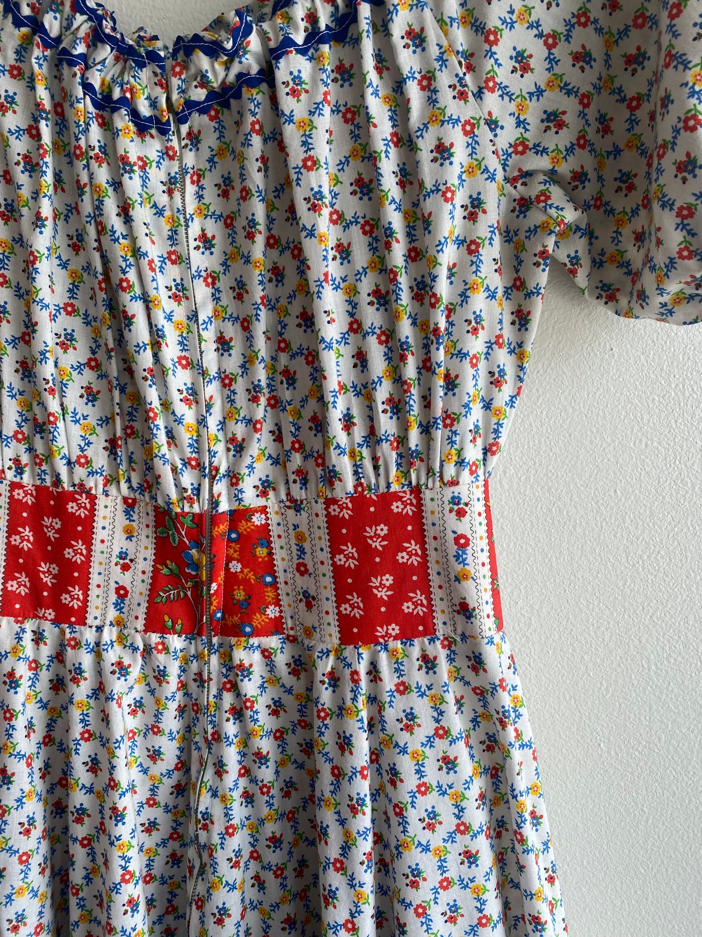 Vintage 1970’s Floral Scoop Neck Prairie Dress - La Lovely Vintage 