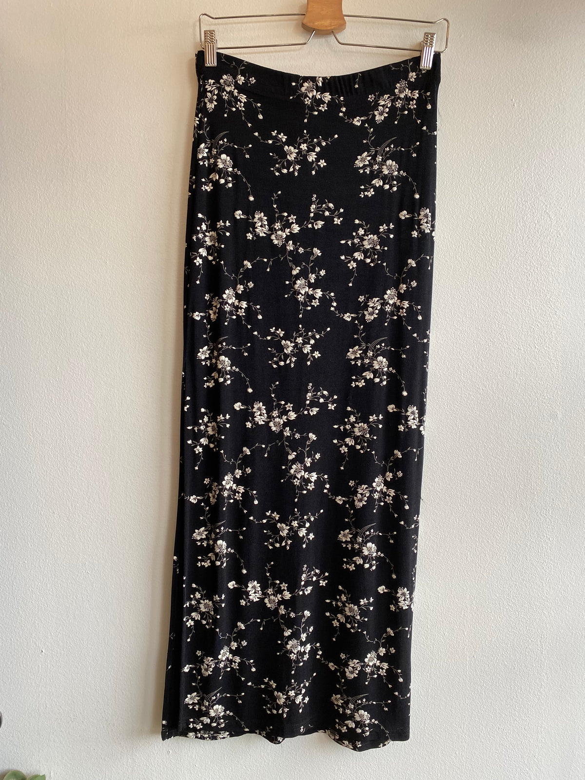 Vintage 90's Sun Fire USA Black & White Floral Maxi Skirt