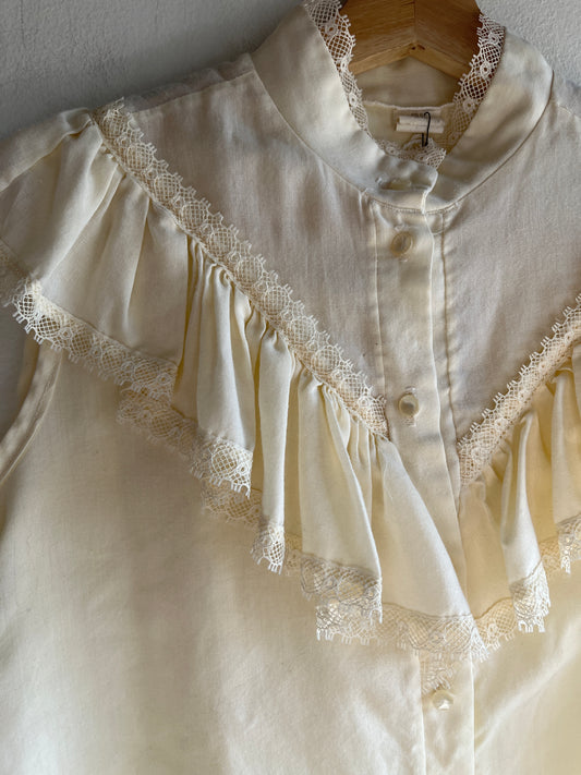 Vintage 1970’s Sleeveless Ruffled Blouse