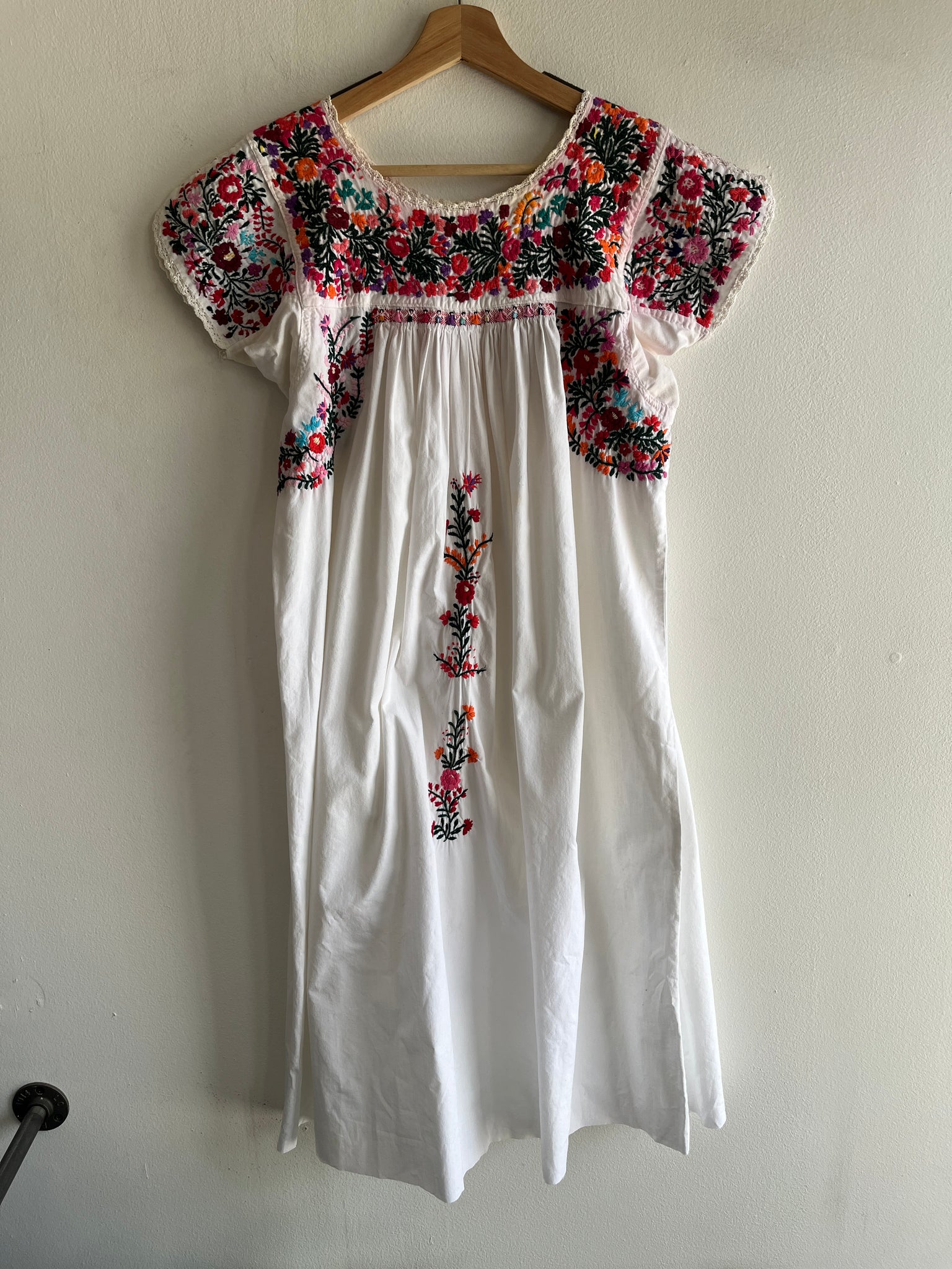 Vintage 1970's Oaxacan Embroidered Caftan Dress La Lovely Vintage Vintage 1970's Oaxacan Embroidered Caftan Dress La Lovely Vintage