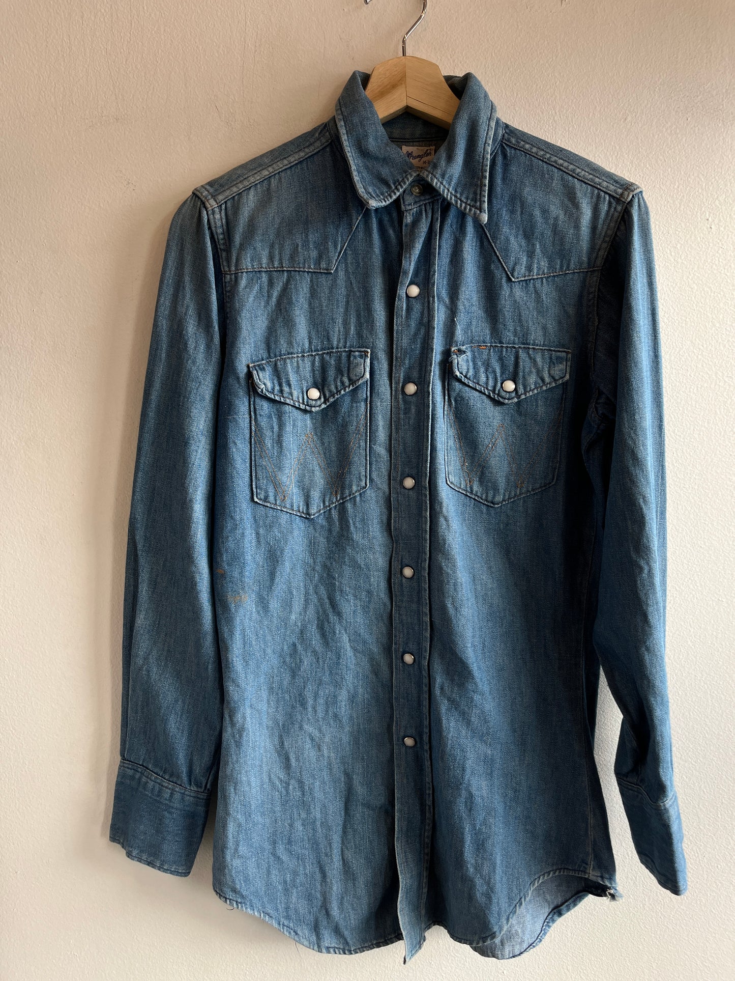 Vintage 1960’s Wrangler Embroidered Denim Pearl Snap Shirt - La Lovely Vintage 