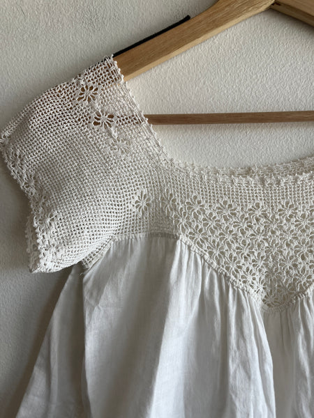 Vintage 1960/70’s Yoke Top Linen Crochet Blouse