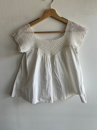 Vintage 1960/70’s Yoke Top Linen Crochet Blouse