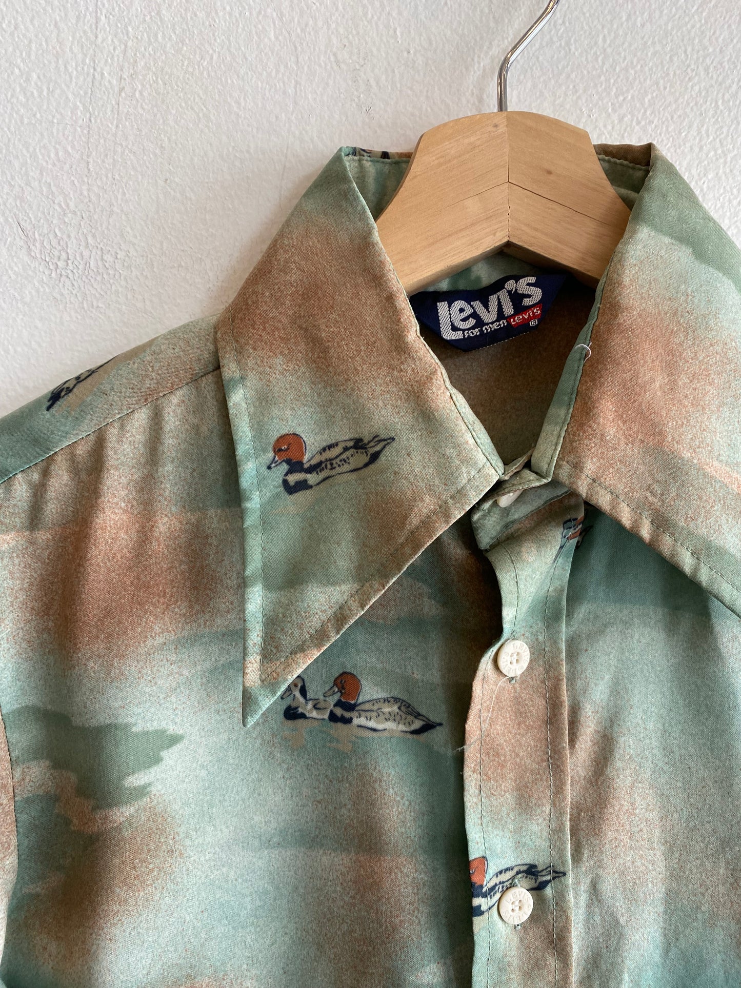Vintage 1970’s Levi’s Duck Themed Button Up Shirt