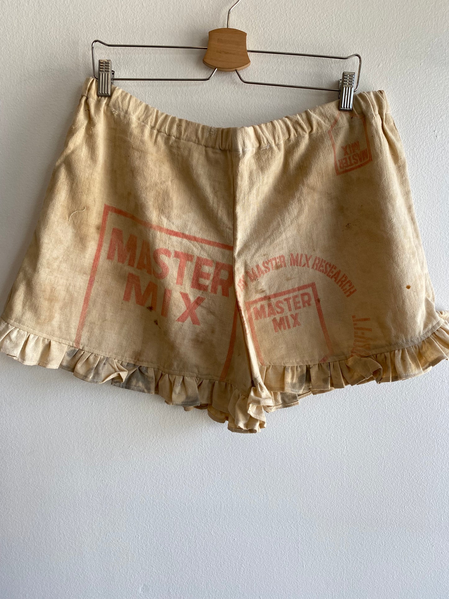 La Lovely Vintage - Handmade Feed Sack Shorts