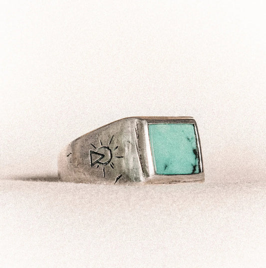 Salty Dagger-Tibetan Turquoise Dreamer Silver Ring - La Lovely Vintage 