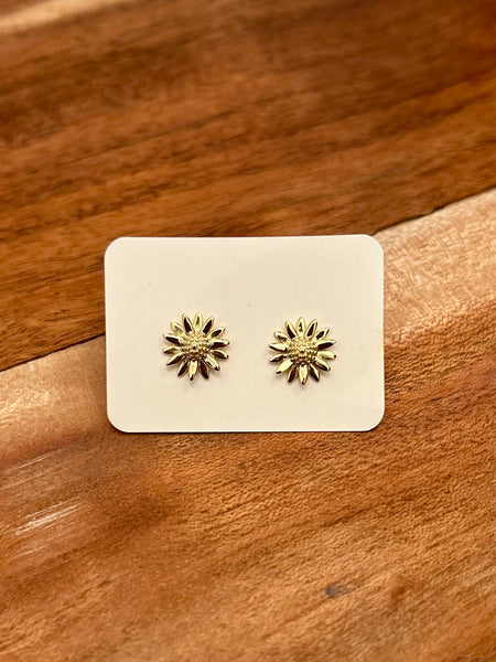 Daisy Flower Stud Earrings by La Lovely - La Lovely Vintage 
