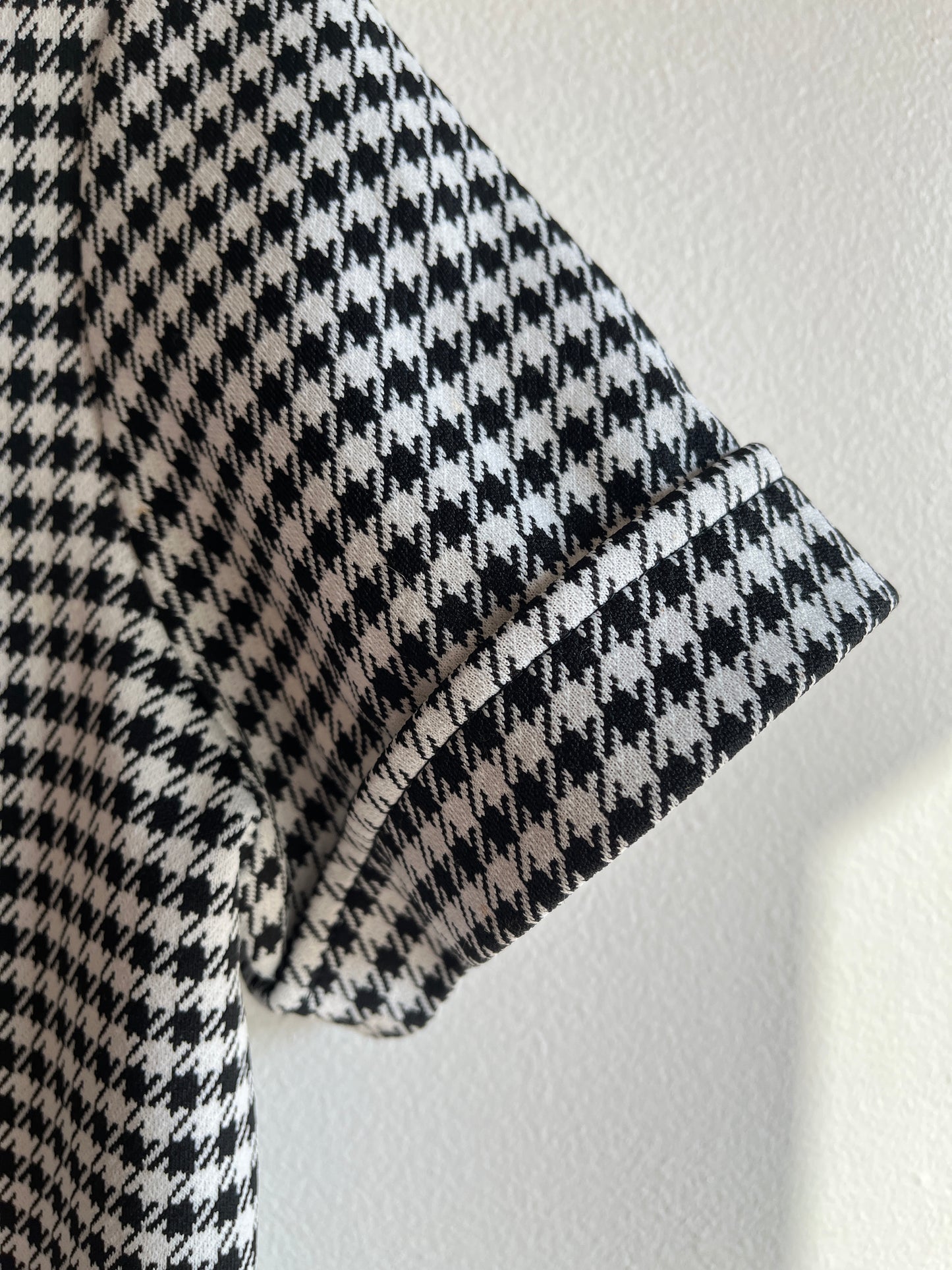 Vintage 1960’s Houndstooth Short-Sleeve Button Up Shirt - La Lovely Vintage 