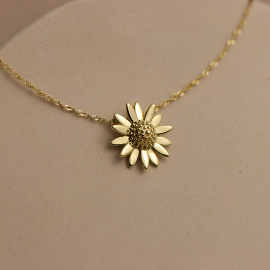 Daisy Necklace by La Lovely - La Lovely Vintage 