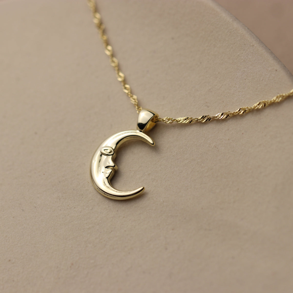 Crescent Moon Man Necklace - La Lovely Vintage 