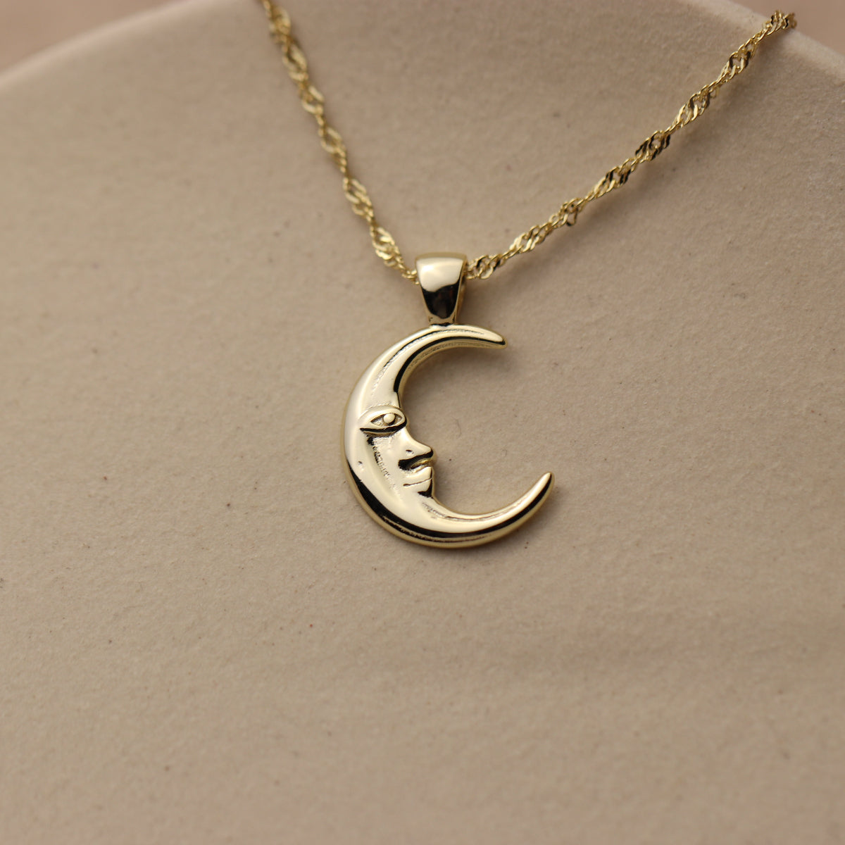 Crescent Moon Man Necklace - La Lovely Vintage 