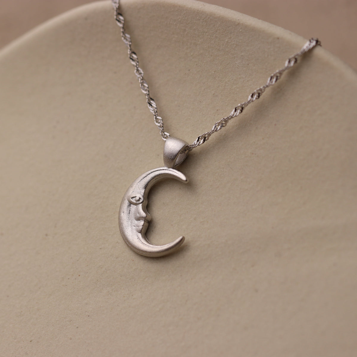 Crescent Moon Man Necklace - La Lovely Vintage 