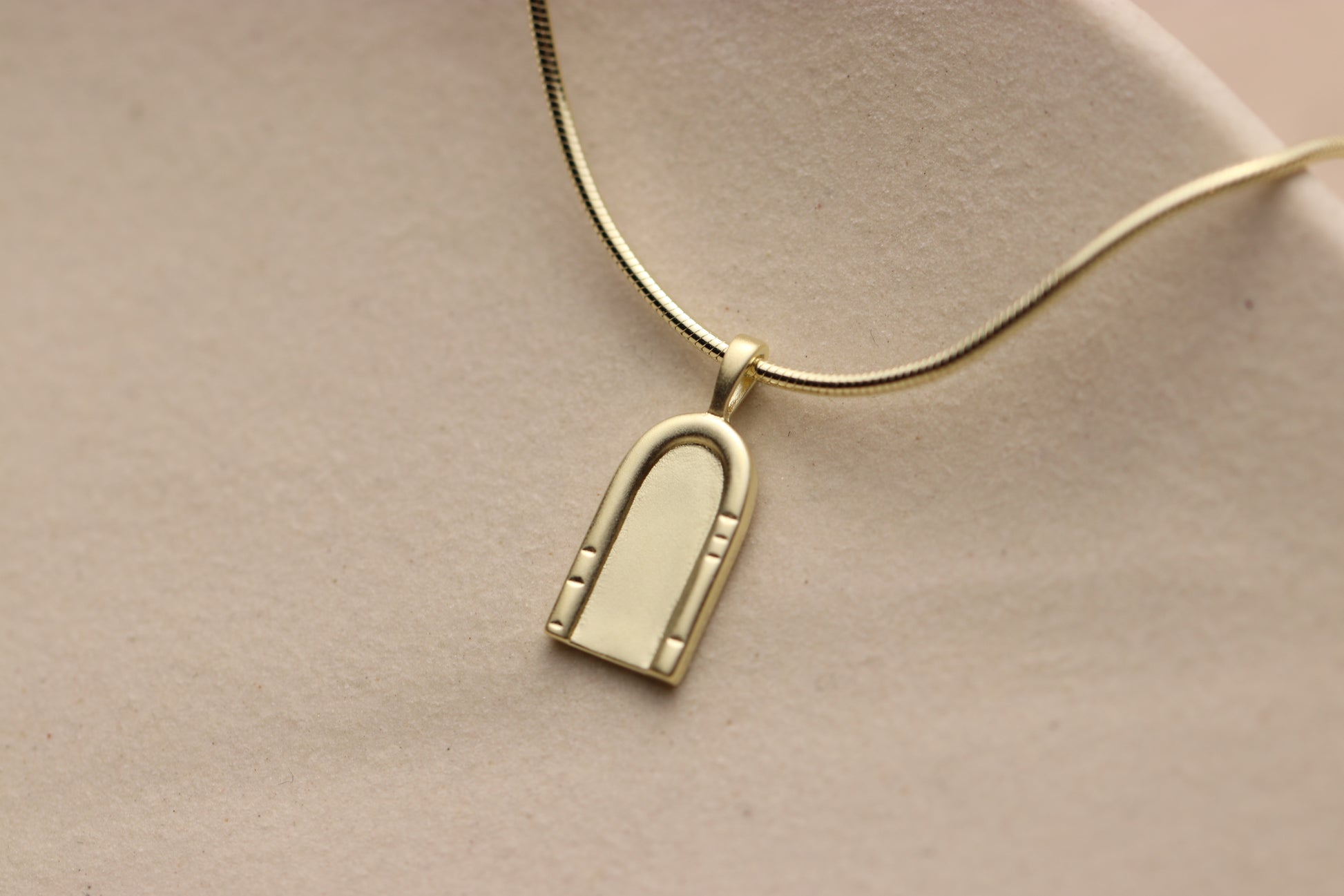 Portal Pathway Arch Necklace - La Lovely Vintage 