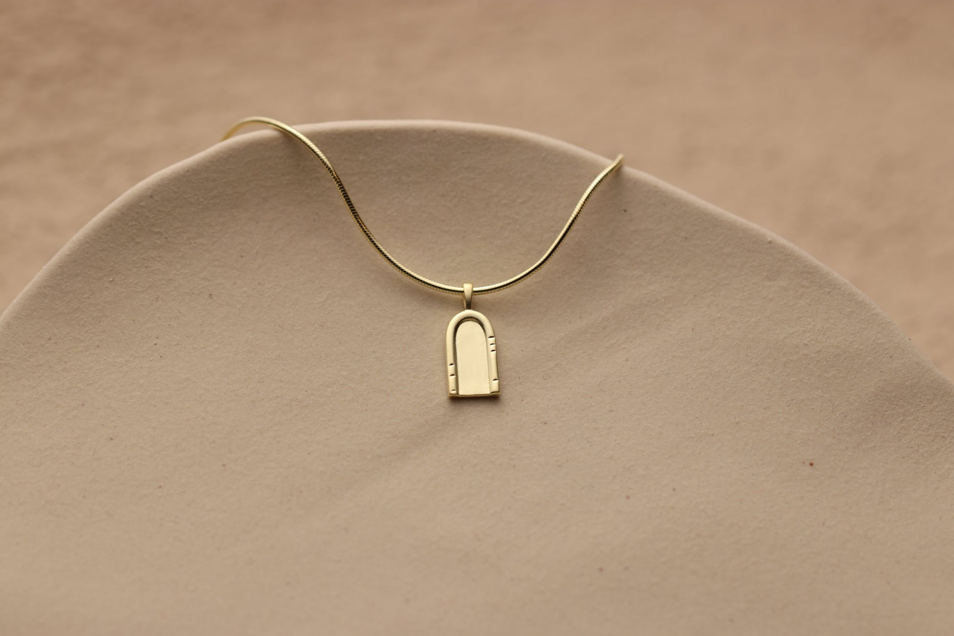 Portal Pathway Arch Necklace - La Lovely Vintage 