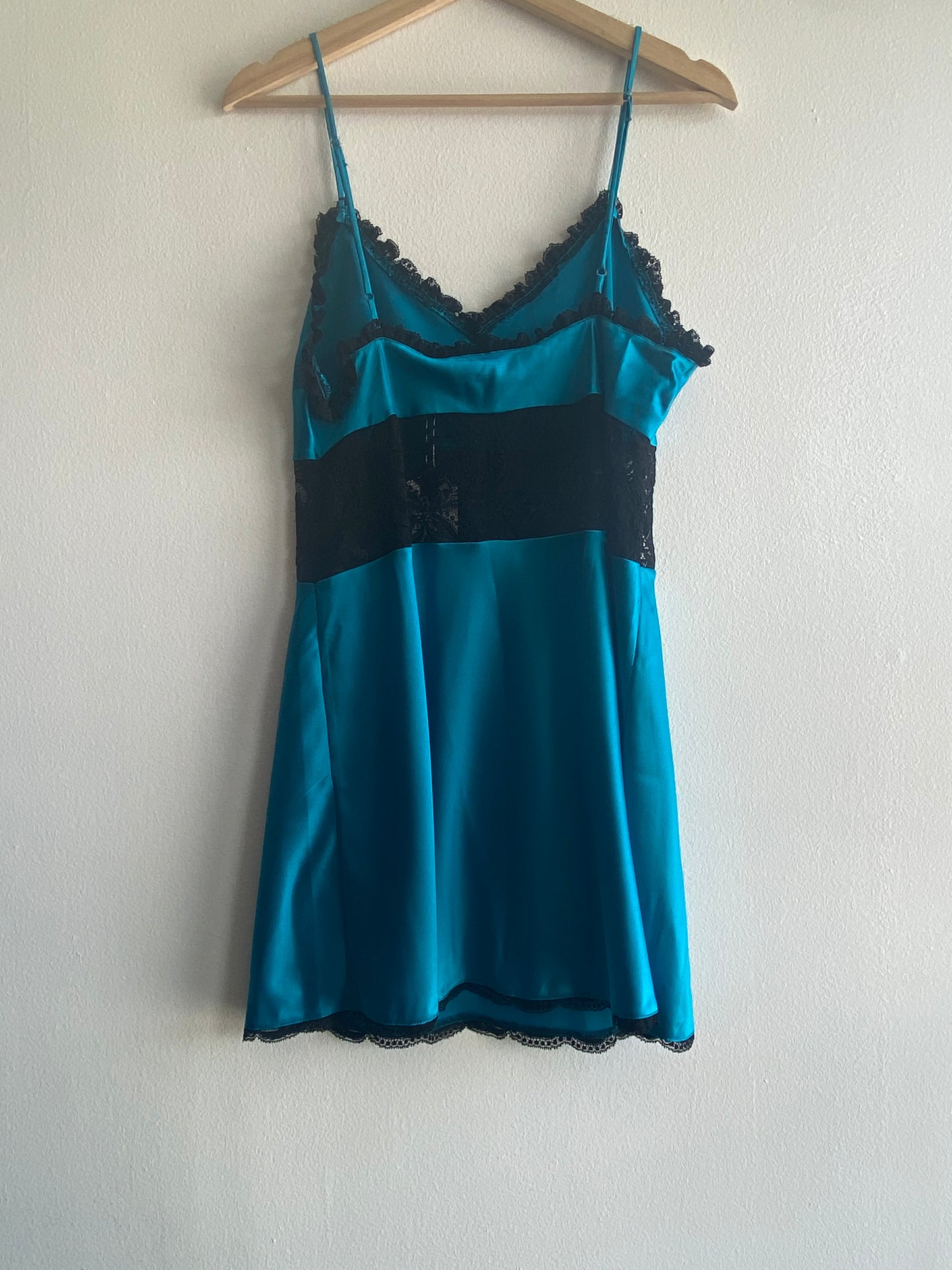 Vintage 80's Victoria's Secret Gold Label Teal and Black Slip - La Lovely Vintage 