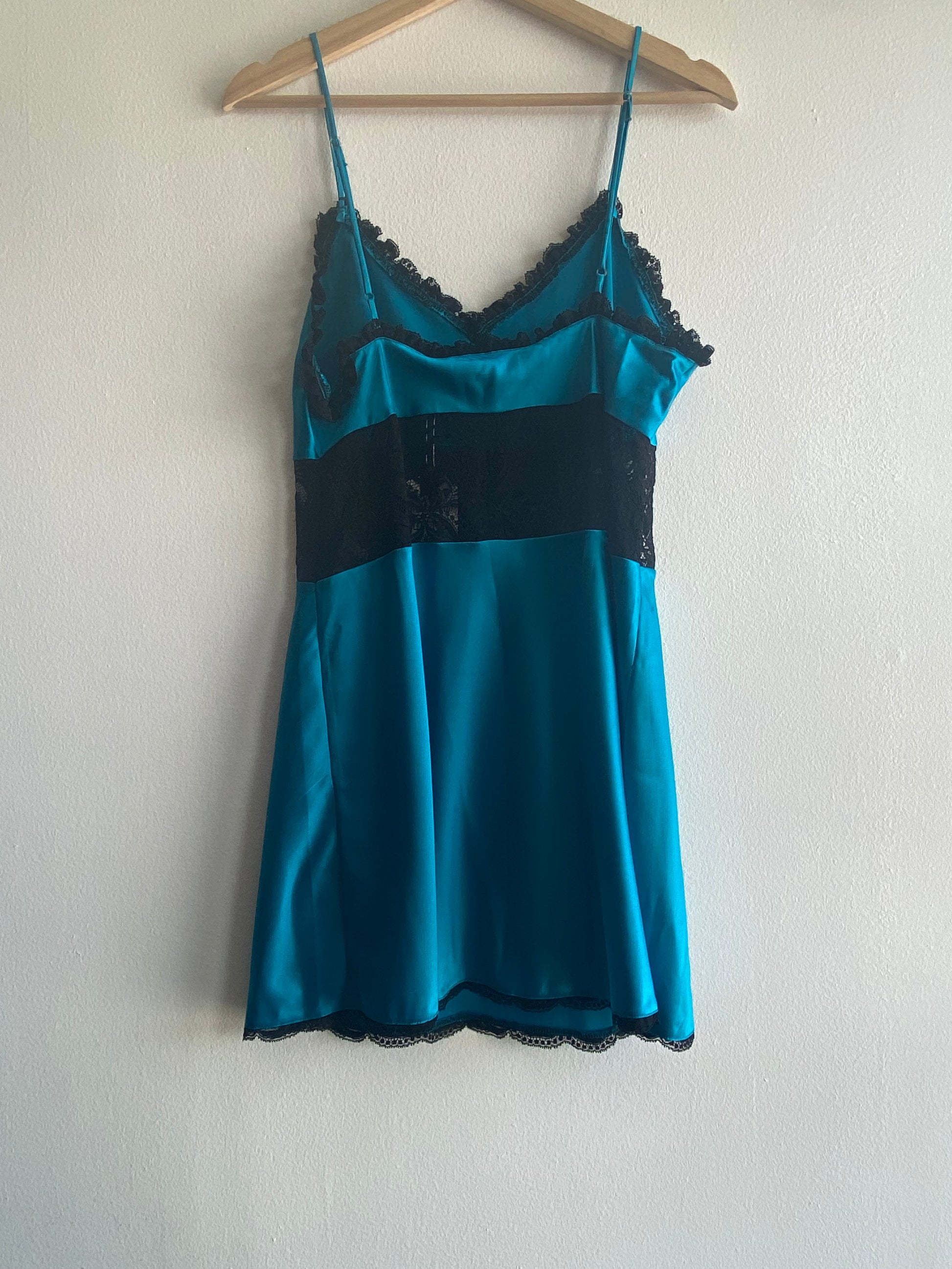 Vintage 80's Victoria's Secret Gold Label Teal and Black Slip - La Lovely Vintage 