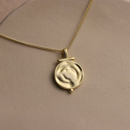 Matte Circle Medallion Necklace - La Lovely Vintage 