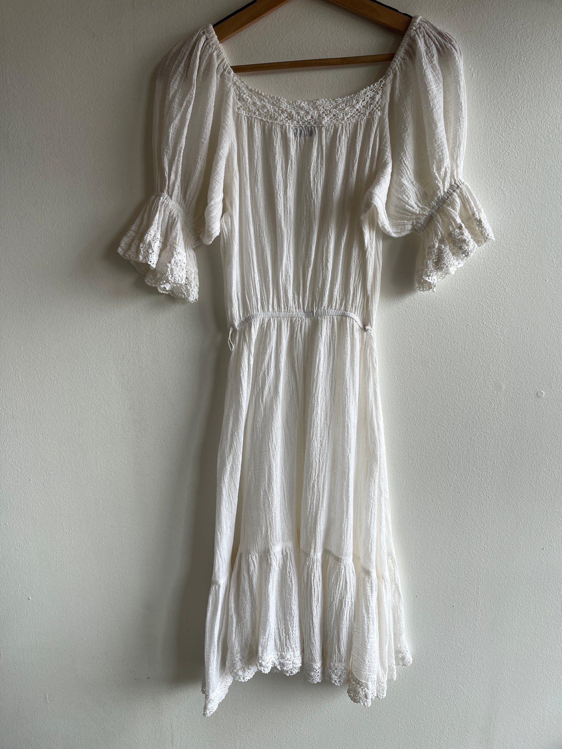Vintage 1980’s Linen and Crochet Dress - La Lovely Vintage 